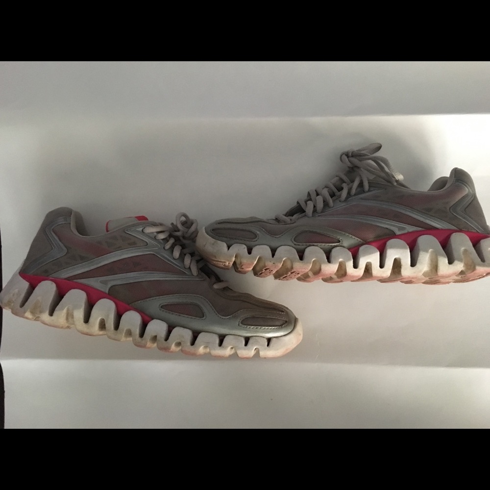 Reebok sneakers. Slightly worn. Good condition.